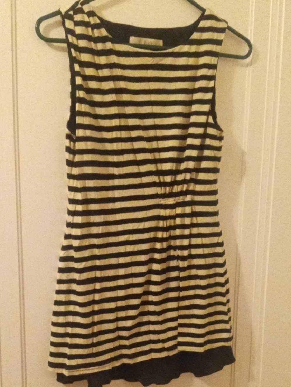 women med sleeveless top LOFT ivory black striped